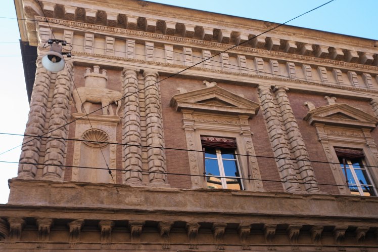 1599px-Bologna_Palazzo_Fantuzzi_295